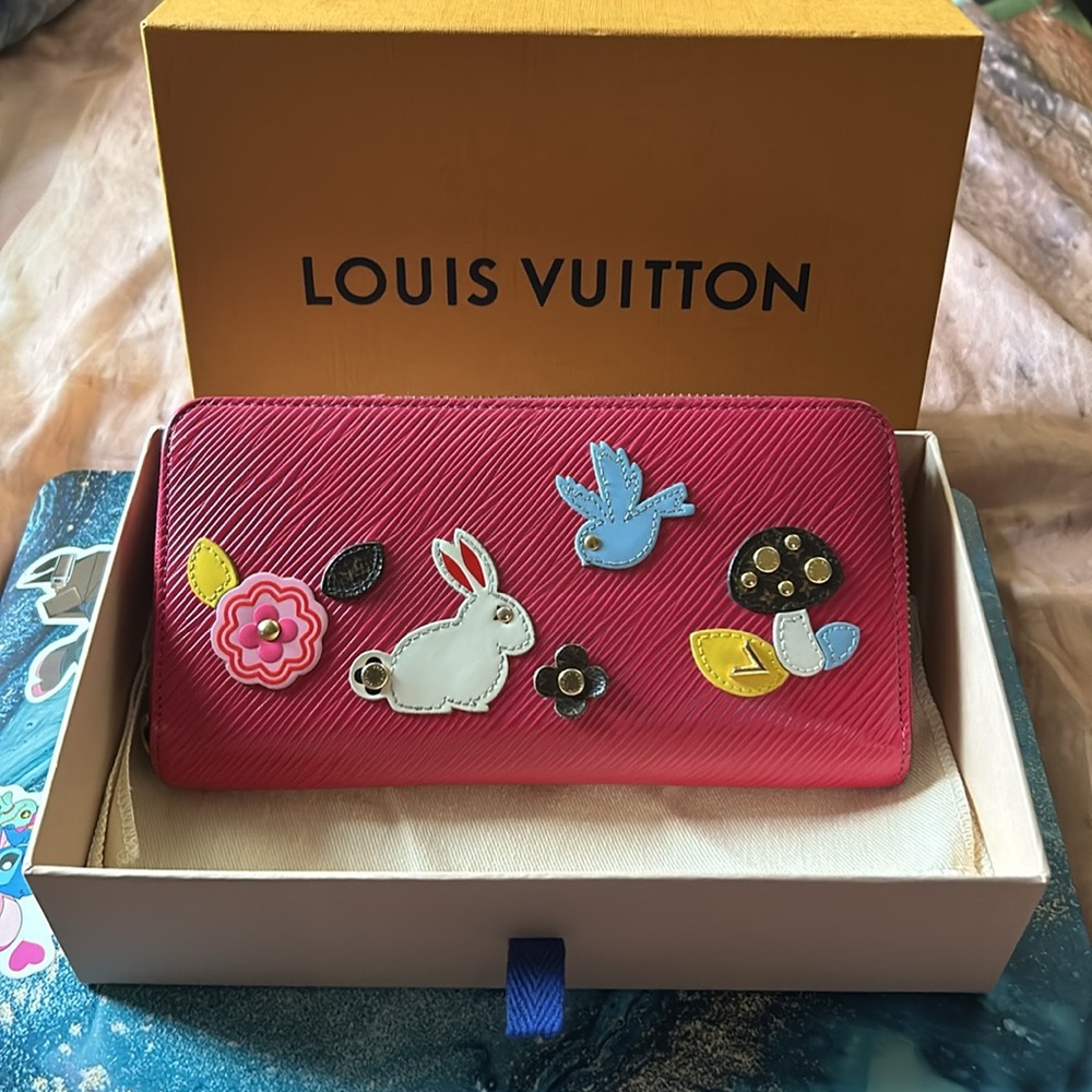 Limited Edition Louis Vuitton Epi Bunny - Picture 13 of 13